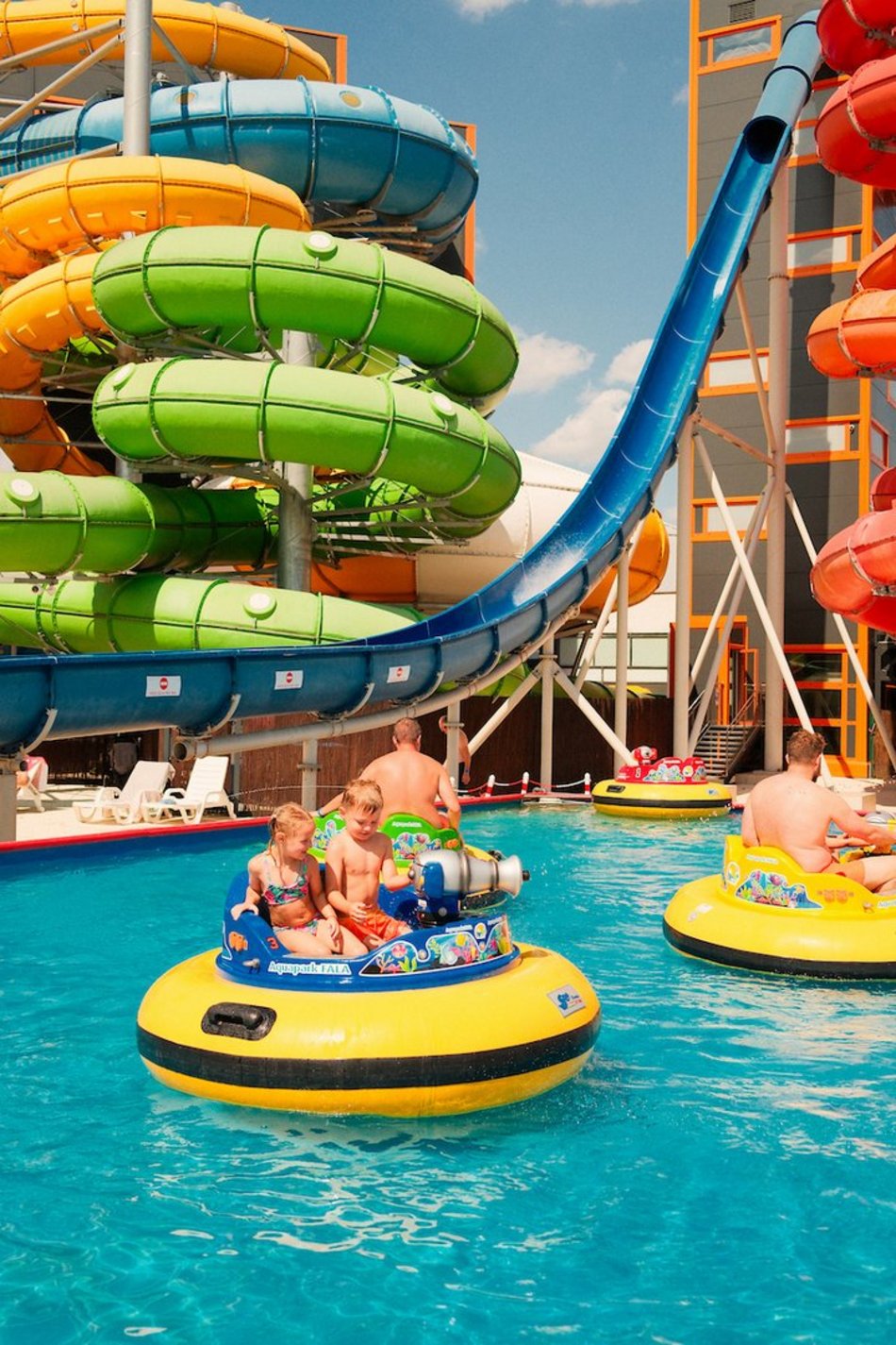 Łódź. Aloha Party w Aquaparku Fala. Hawajski weekend w centrum Łodzi