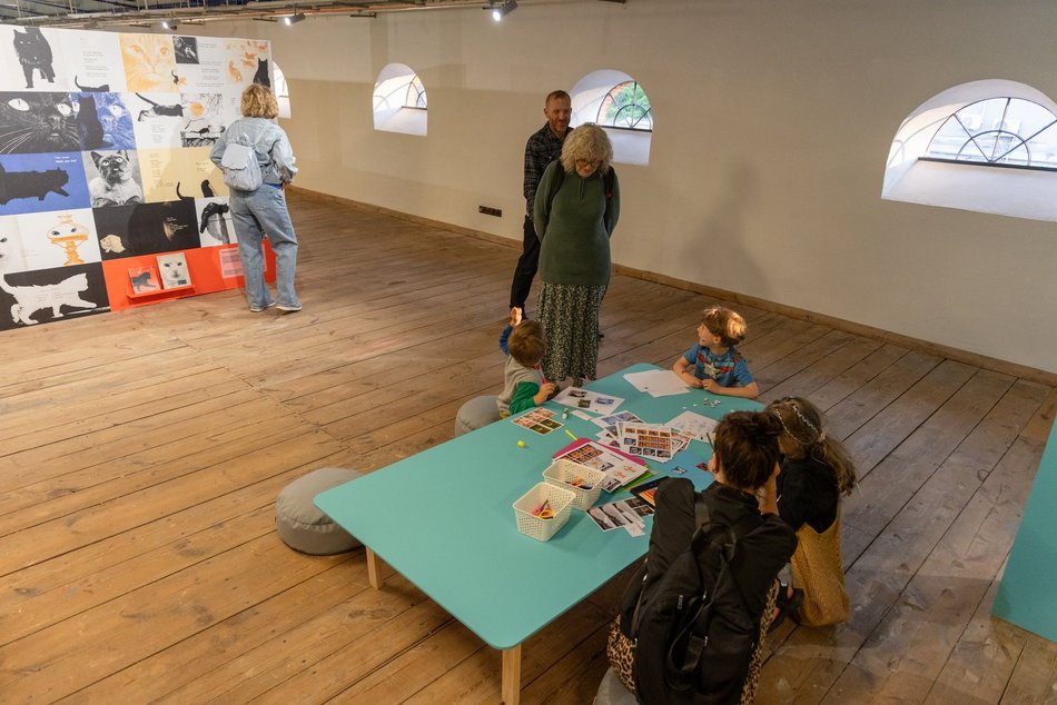 Łódź. Fotofestiwal 2025 w Łodzi rozpoczęty. Tłumy na inauguracji