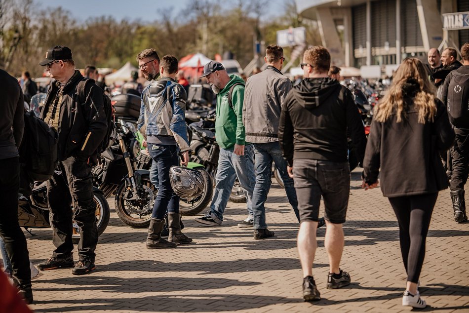 Łódź. Motocykliści opanowali Łódź! Otwarcie sezonu pod Atlas Areną i parada przez miasto