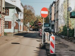 Remont Przędzalnianej w Łodzi nabrał tempa. Zerwali już połowę jezdni