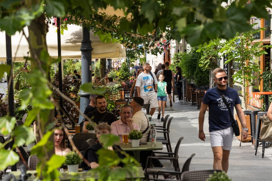 Łódź. Pierwszy sierpniowy weekend na Piotrkowskiej. Tłumy łodzian i turystów!