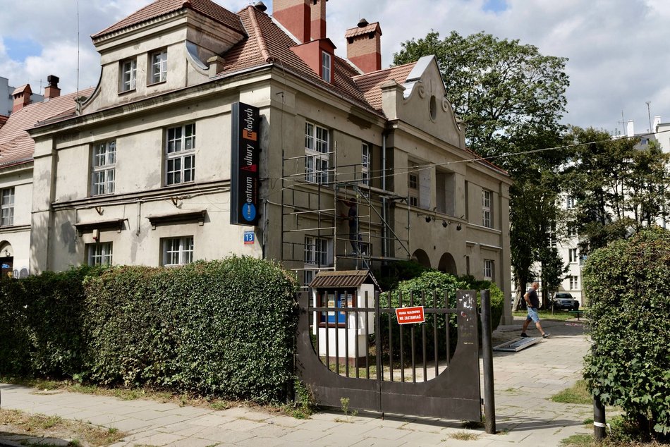 Pracownicy Philips w Łodzi odnowili sale w Centrum Kultury Młodych