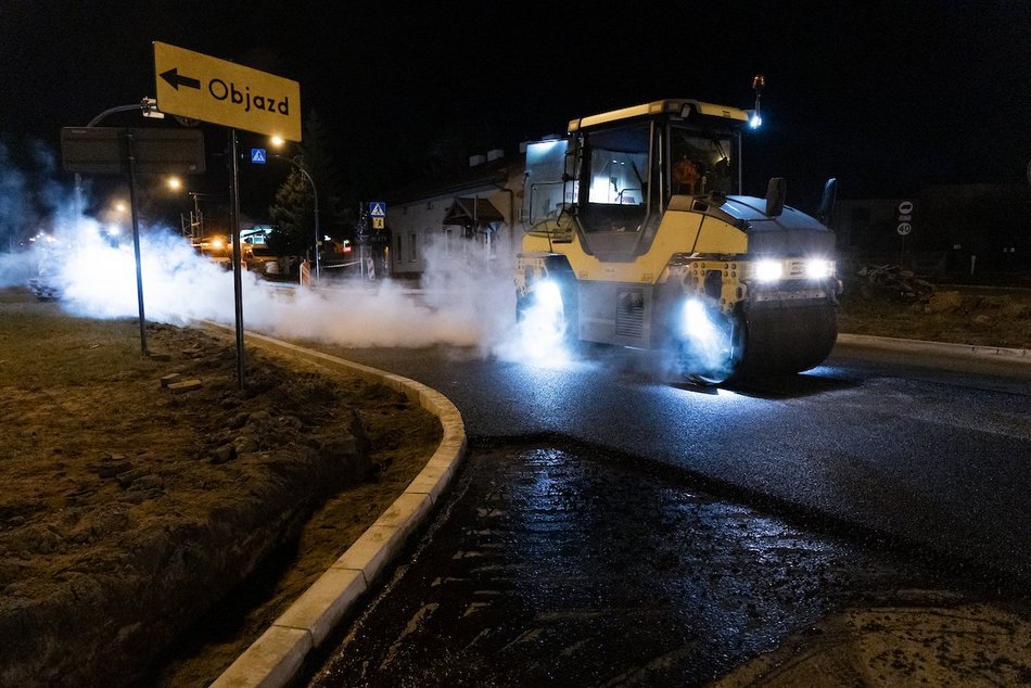 Łódź. Nocne prace w Nowosolnej