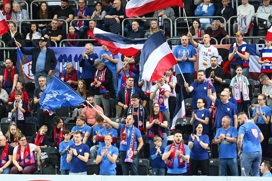 Łódź. Kibice na meczu PGE Budowlani Łódź