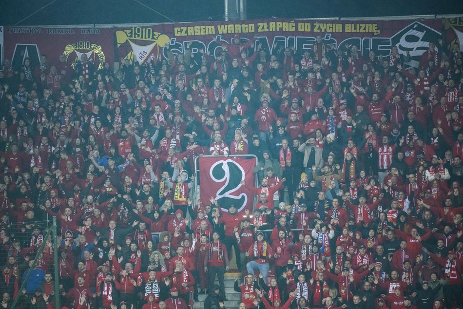 Kibice na meczu Widzewa Łódź z Koroną Kielce