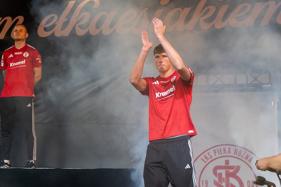 ŁKS Łódź zaprezentował skład na placu Wolności! Byłeś/aś tam? Odszukaj się w galerii