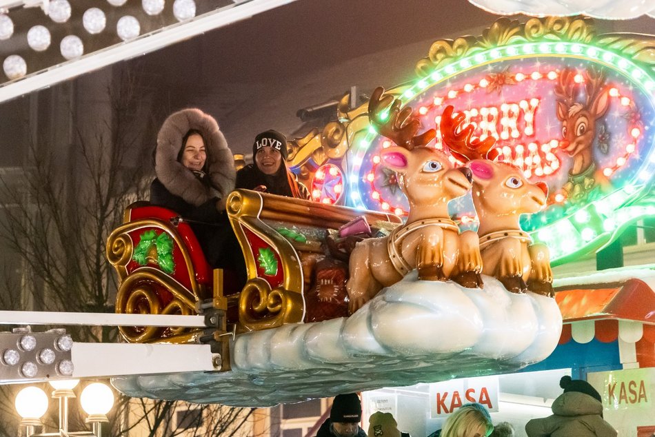 Tłumy na otwarciu Jarmarku Bożonarodzeniowego w Łodzi. Byłeś/aś? Znajdź się na zdjęciach!