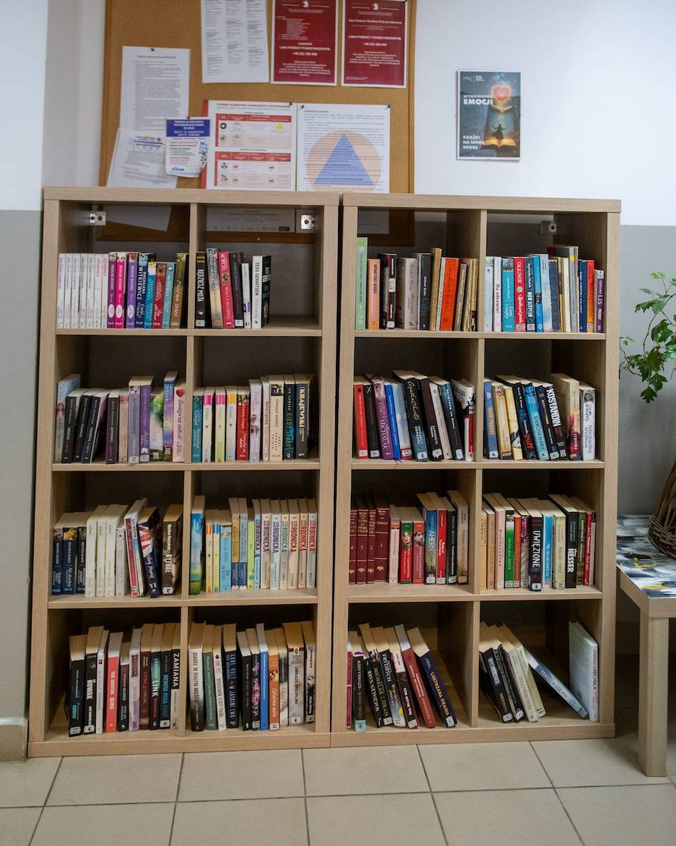 Łódź. Biblioteczka przy ul. Objazdowej 17 w Łodzi