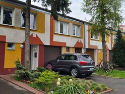 Łódź. Ukryte domki pomiędzy blokami w Łodzi. Niby Zarzew, a jak nadmorski kurort!