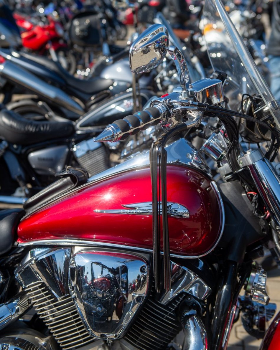 Parada motocyklistów przejechała ulicami Łodzi. Sezon rozpoczęty! Byłeś?