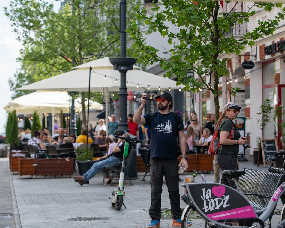 Łódź. Majówka 2025 na Piotrkowskiej w Łodzi. Tak łodzianie i turyści spędzają wolne chwile!