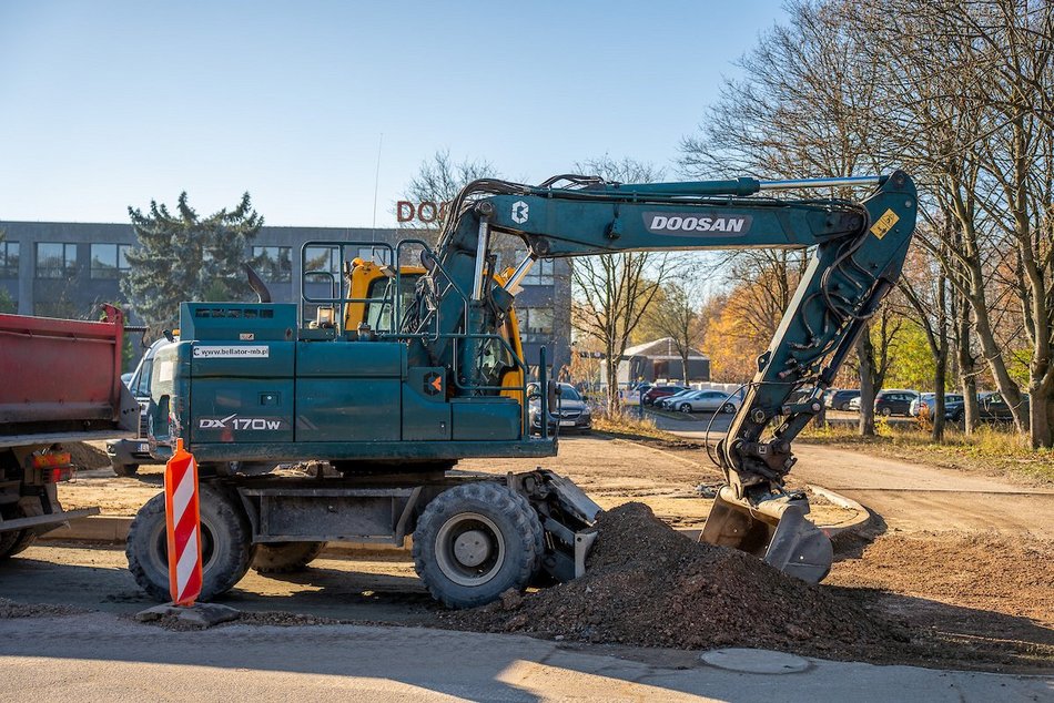 Remont Szparagowej i Wersalskiej. Układają już nowy asfalt
