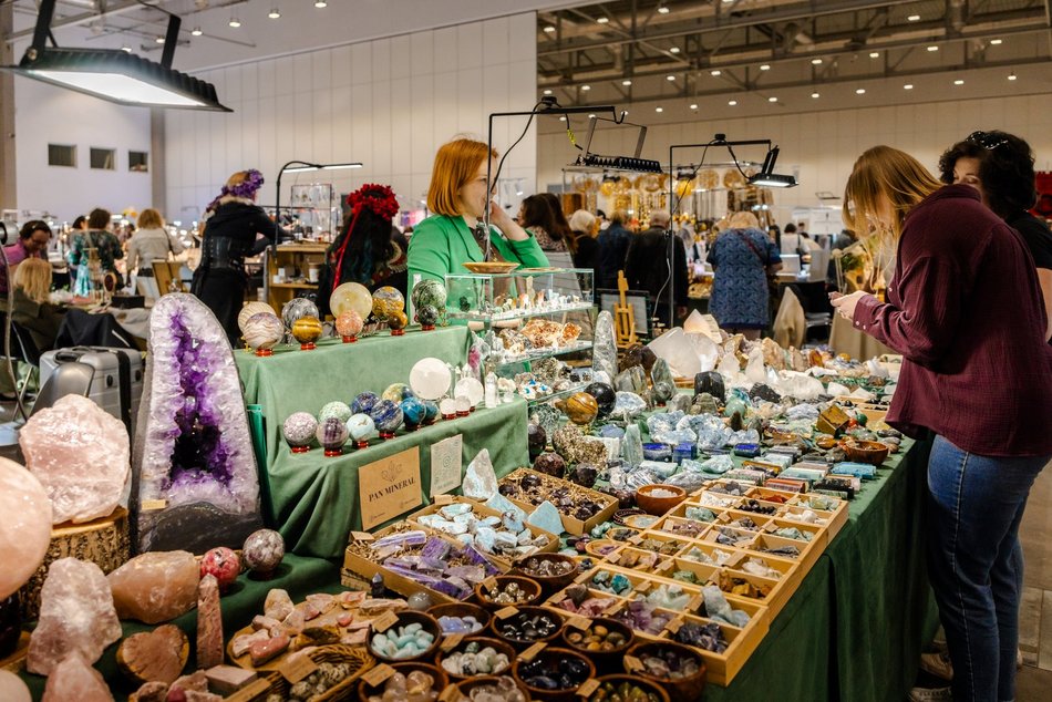Łódź. Targi kamieni w hali Expo Łódź. Minerały, naturalna biżuteria, rękodzieło i... meteoryty!