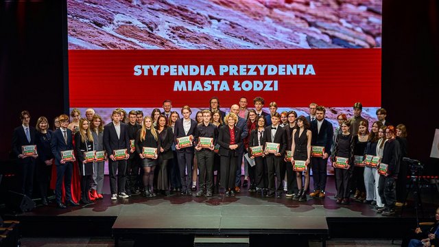 Młodzi w Łodzi 2025. Stypendia dla najzdolniejszych rozdane [ZDJĘCIA]