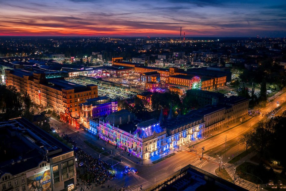 Łódź. Po prostu magia! Pałac Poznańskich zachwyca na Light Move Festival 2025