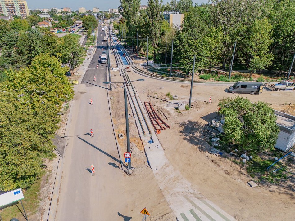 Łódź. Nowa krańcówka MPK Łódź przy Niższej w Łodzi. Widać już fundamenty i tory tramwajowe