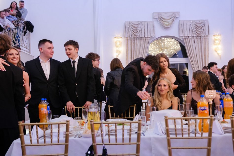 Studniówka XV w Łodzi. Niezapomniane chwile i piękne wspomnienia