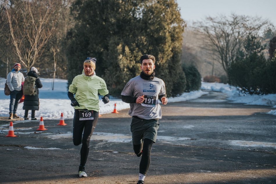 Botaniczna Piątka w Ogrodzie Botanicznym w Łodzi. Galeria z mroźnego biegu