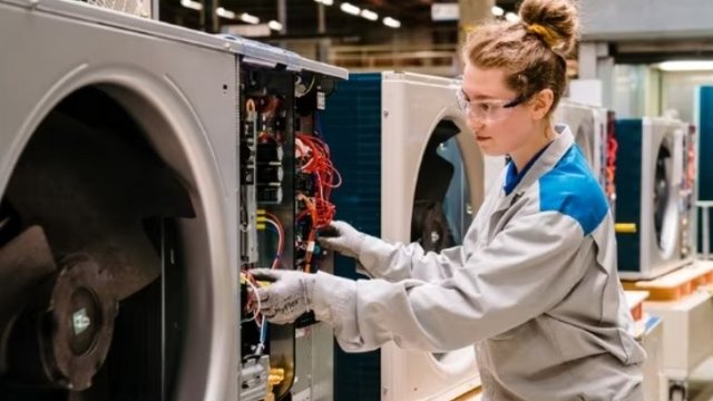 Szukasz pracy w okolicach Łodzi? Daikin prowadzi rekrutacje. Kogo potrzebują? [SZCZEGÓŁY]