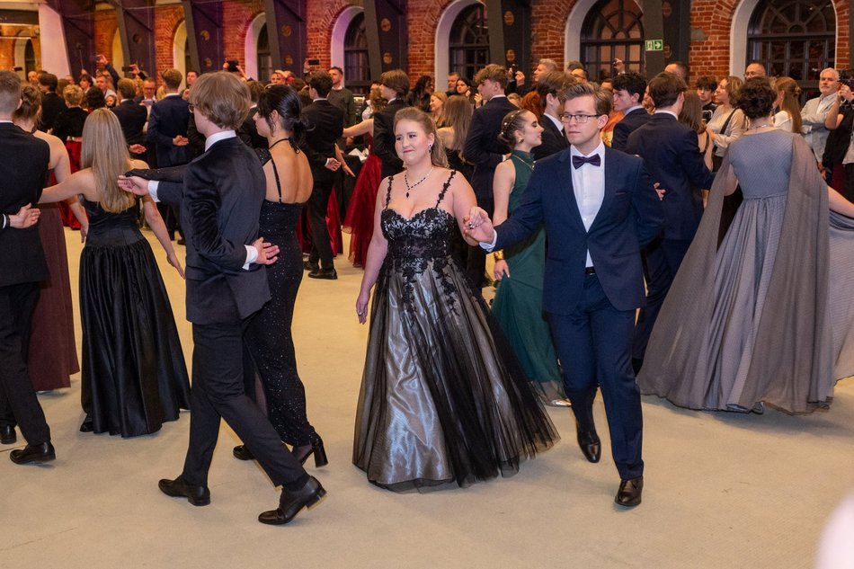 Łódź. Studniówka I LO w Łodzi