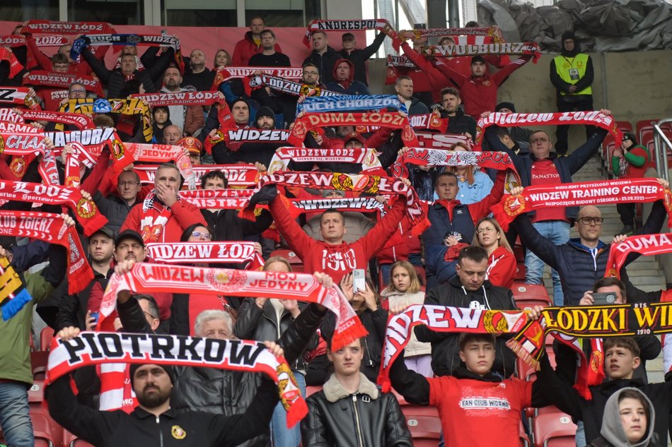 Łódź. Kibice na meczu Widzew Łódź - Bruk-Bet Termalica Nieciecza. Byłeś/aś? Znajdź się w galerii!