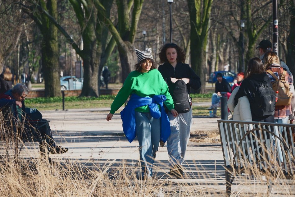Park Staromiejski i Manufaktura skąpane w wiosennym słońcu