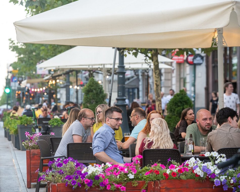 Tłumy łodzian i turystów na Piotrkowskiej