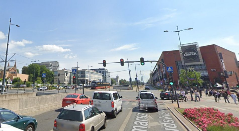 Łódź. Utrudnienia w ruchu w centrum Łodzi. Zderzyły się dwa tramwaje MPK Łódź