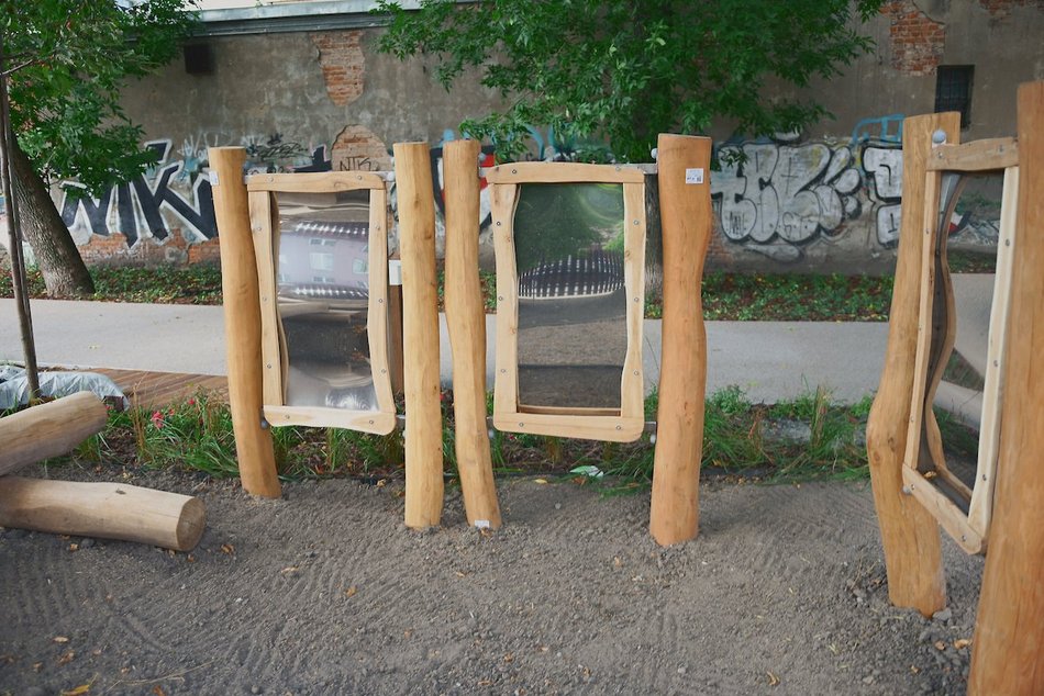 Łódź. Takiego skweru w Łodzi jeszcze nie było! Siłownia, park sensoryczny i plac zabaw już gotowe