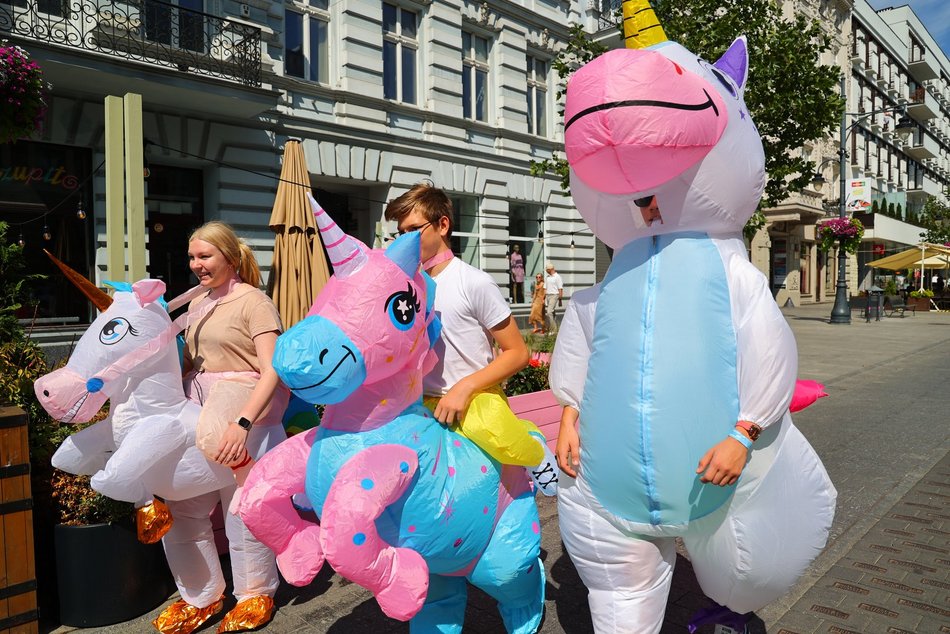 Orkiestra na ul. Piotrkowskiej z okazji 601. Urodzin Łodzi