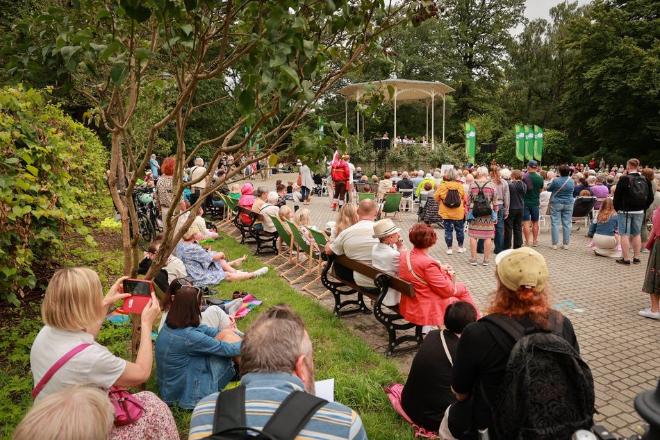 Łódź. Letnie Koncerty w Altanie. Filmowa muzyka w interpretacji zespołu Tripper Stompers