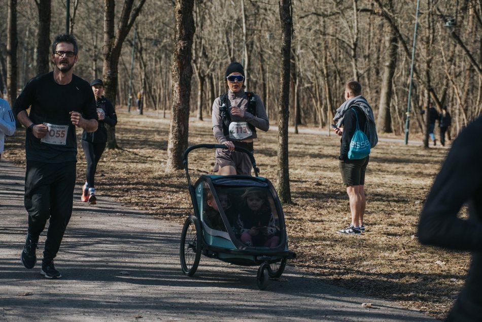 Łódź. Biegowy Dzień Kobiet 2026 w Parku na Zdrowiu w Łodzi. Odszukaj się na zdjęciach!