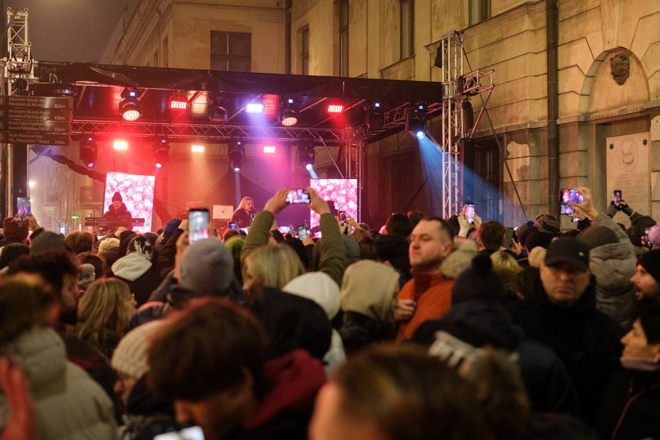Gosia Andrzejewicz w Łodzi. Magiczny koncert kolęd na Piotrkowskiej