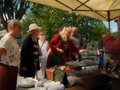 Łódź. Targ Staroci na Księżym Młynie w Łodzi. Rękodzieła, unikatowe rzeczy i domowe przysmaki