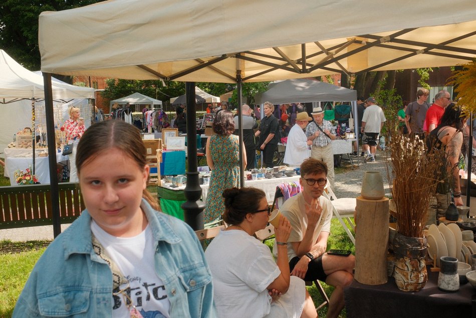 Łódź. Targ Staroci na Księżym Młynie w Łodzi. Rękodzieła, unikatowe rzeczy i domowe przysmaki