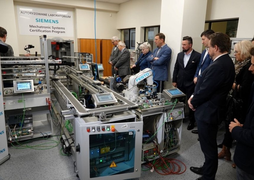 Siemens Mechatronic System Certification Program