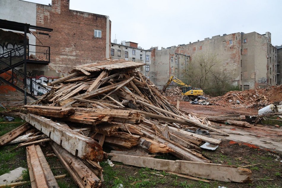 Od kwietnia do września w Łodzi wyburzonych ma zostać niemal 50 budynków