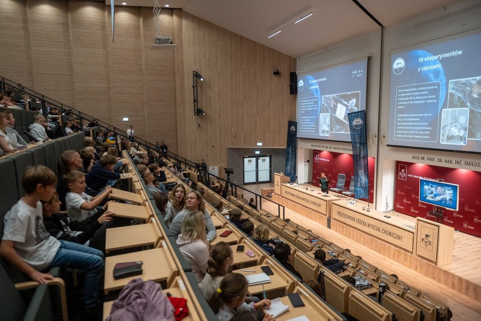 Łódź. Sławosz Uznański-Wiśniewski spotkał się z uczniami