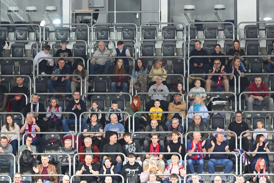 Łódź. Kibice na meczu PGE Budowlani Łódź