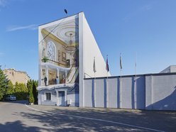 Mural na hotelu Iness, przy ul. Wróblewskiego 19/23