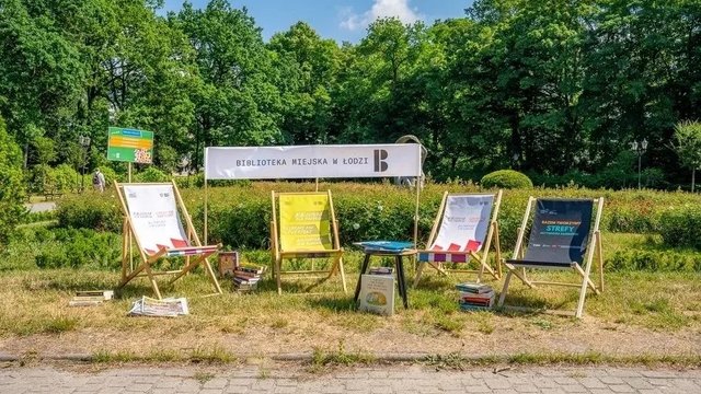 Biblioteka Miejska w Łodzi w plenerze. Retrogry podwórkowe, Plastuś i warsztaty plastyczne 