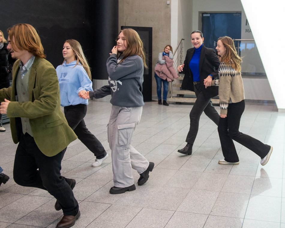 EC1 Łódź - belgijkę tańczą licealiści z II LO, III LO i XI LO