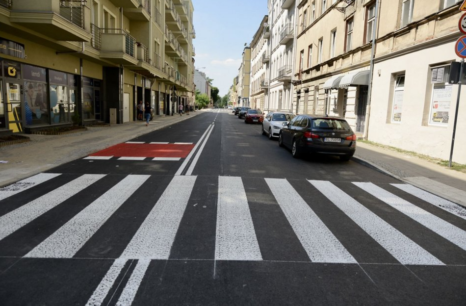 Łódź. Wielkie malowanie pasów na ulicach w Łodzi. Będzie bezpieczniej!