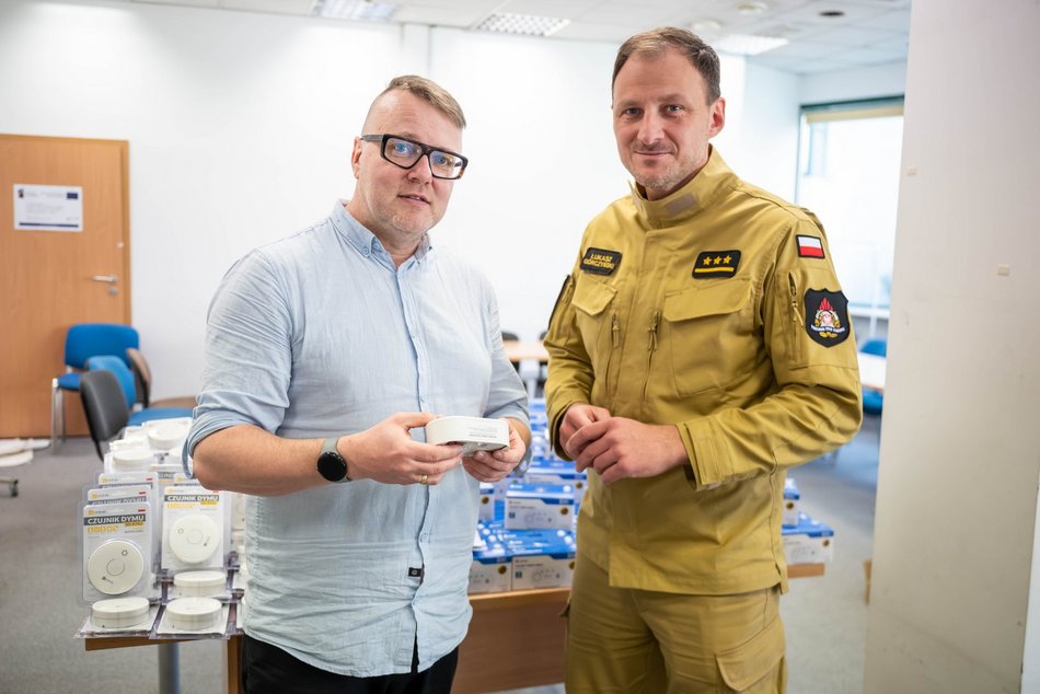 Łódź. Niemal 1000 czujek dymu trafi do mieszkańców Łodzi. Kto otrzyma wsparcie?