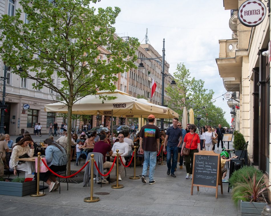 Łódź. Majówka 2025 na Piotrkowskiej w Łodzi. Tak łodzianie i turyści spędzają wolne chwile!