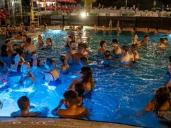 Stand-up w Aquaparku Fala. A do tego impreza klubowa, pokazy taneczne i atrakcje w saunach