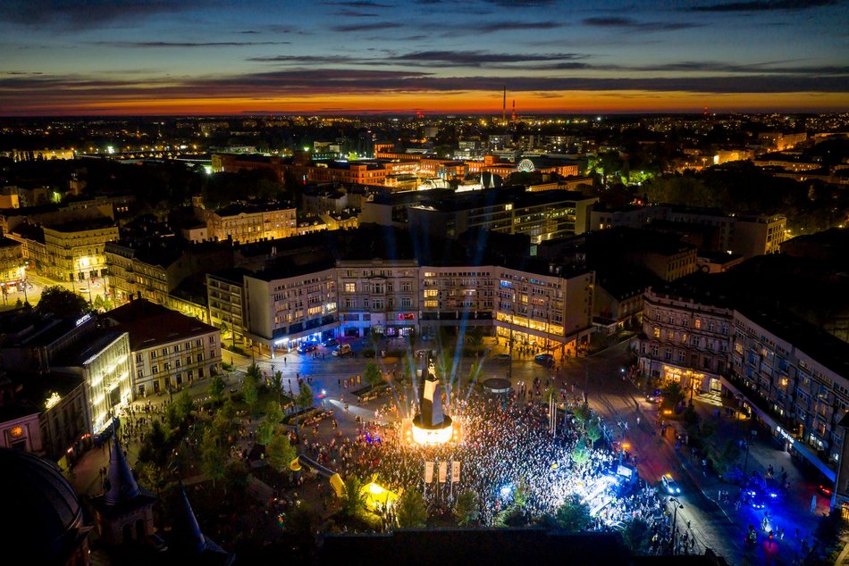 Łódź. Parada Wolności 2025 w Łodzi z lotu ptaka. Te zdjęcia zapierają dech!