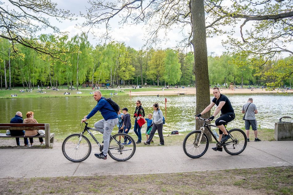 Łódź. Piknik w Arturówku. Łodzianie rozpoczęli majówkę 2025 nad wodą