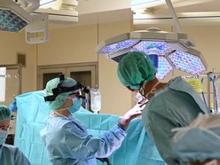 Łódź. Przełomowa operacja noworodka w Matce Polce w Łodzi. Ogromny guz usunęli 17 minut po porodzie