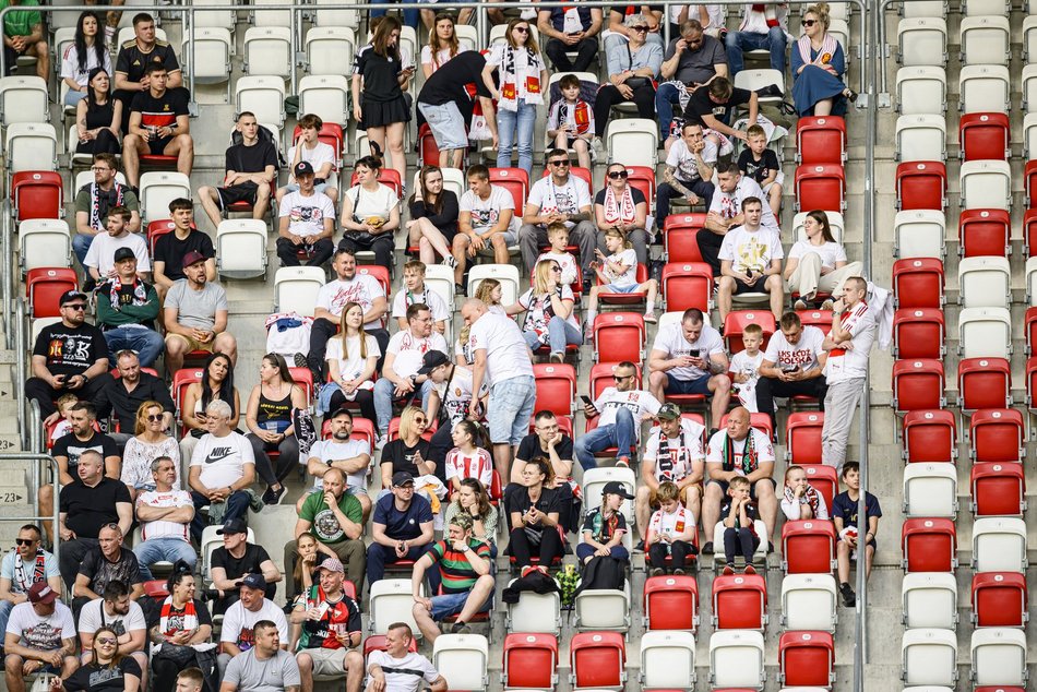 Kibice na meczu ŁKS Łódź z GKS Tychy. Odnajdź się w naszej galerii